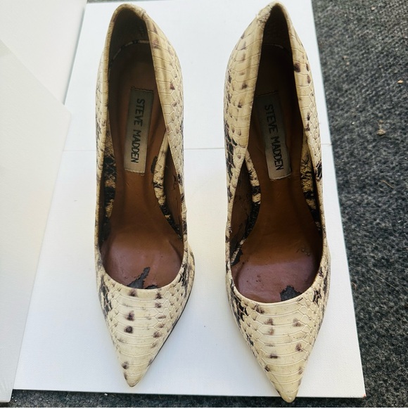 Python print pumps.Size 5.5 - Picture 4 of 5